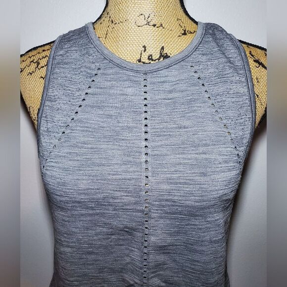 ATHLETA Foothill Seamless Tank in Grey Size S - Picture 3 of 10